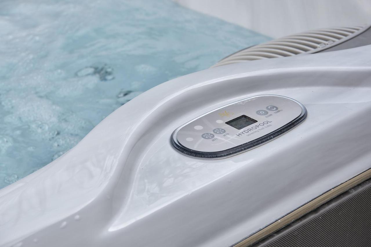 Luxury Cotswolds Cottage Optional Hot Tub, Castle Combe Zewnętrze zdjęcie